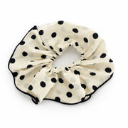Polko-dot scrunchie